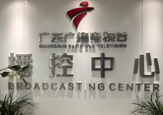 索尼家用投影P9