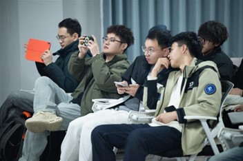 索尼家用投影P9