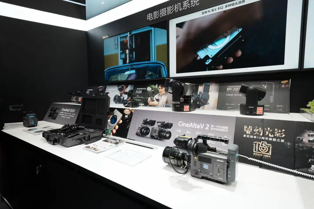 索尼家用投影P9